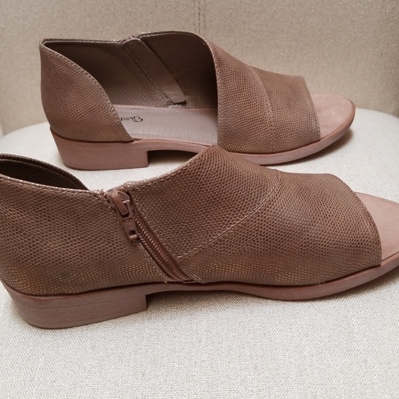 *LAST ONE*Bare Traps Sedina Sandals - Picture 7 of 8